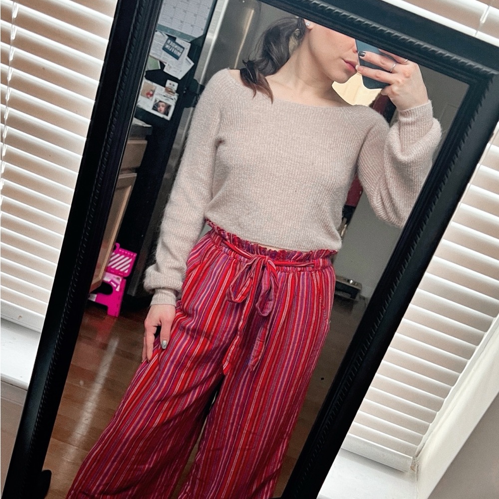 Express Balloon Sleeve Cropped Sweater